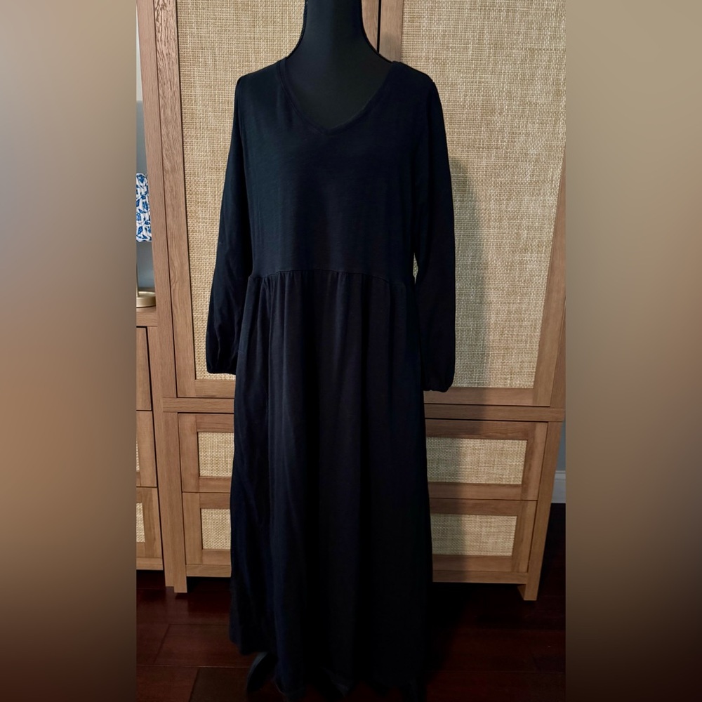 Old Navy Long Sleeve Dress V-Neck. Size large.